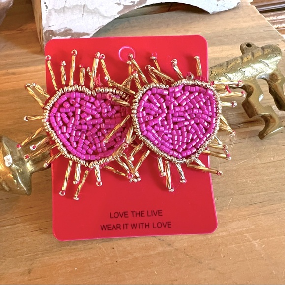 New! Handmade Beaded Pink Heart Earrings 🩷 - Picture 1 of 4